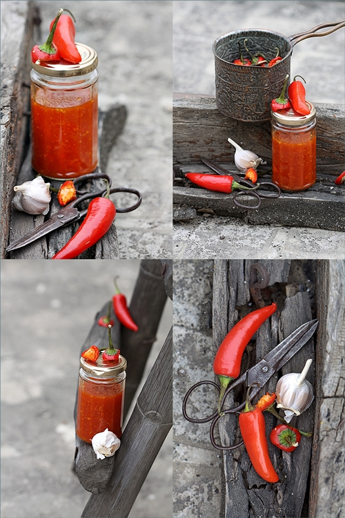 Sriracha style Sweet-Chili Dipping Sauce