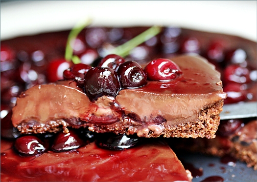 Nutella & Fresh Cherries Chocolate Tart