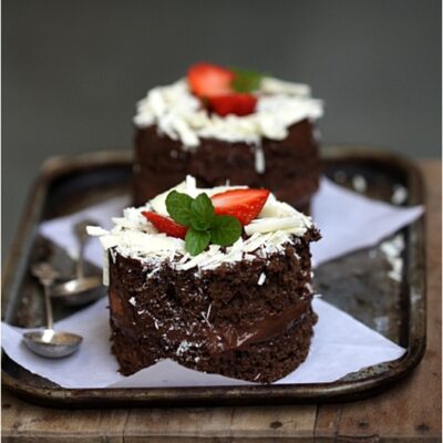 Baking| Dark Chocolate & Strawberry Mini Cloud Gateaus ... For #NellysBigDay Dark Chocolate & Strawberry Mini Cloud Gateaus