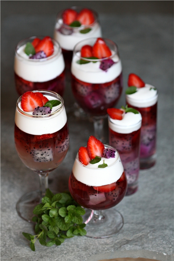 Dragon fruit & Strawberry Christmas Jelly 