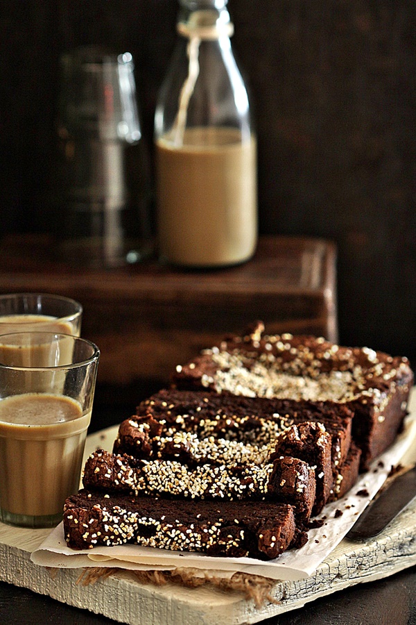 Avocado Dark Chocolate Buckwheat Cake {gluten free} 