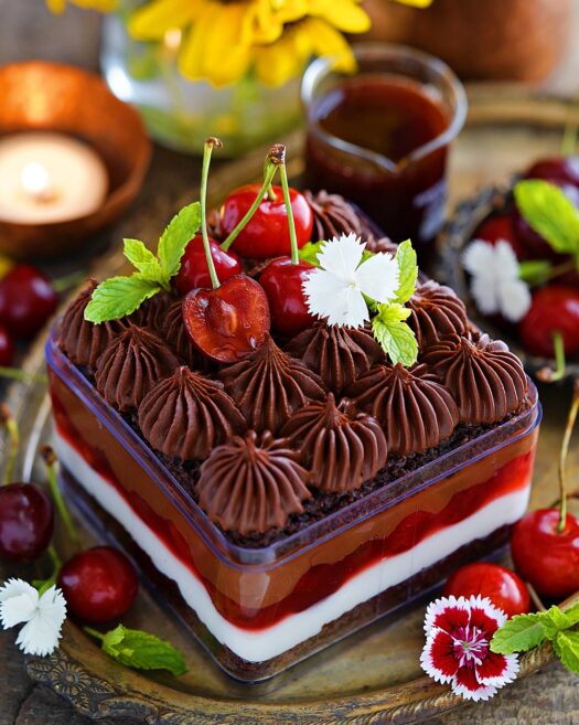 Eggless Black Forest Dessert Box