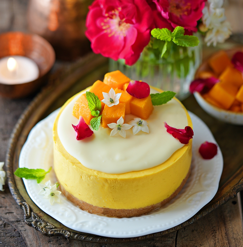 Verified The simplest & most delicious Mango Cheesecake... A recipe that uses just 4 ingredients for the cheesecake filling, this is the quickest, eggless, no bake mango cheesecake