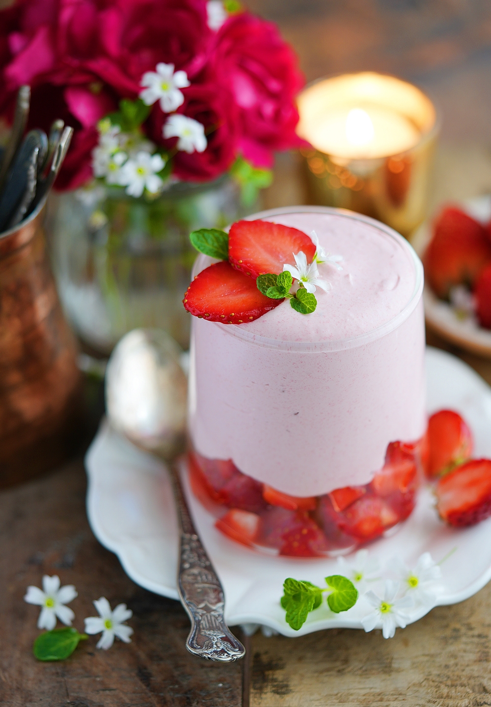 6 ingredient Eggless Strawberry Mousse Recipe