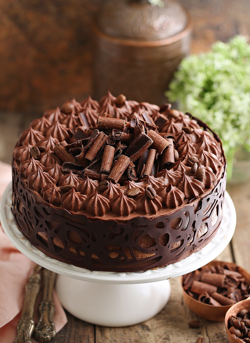 How to decorate a Chocolate Truffle Cake like a pro!