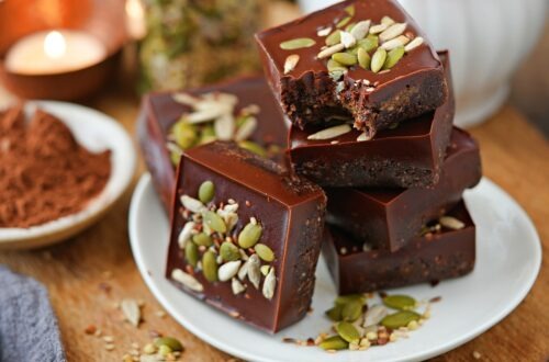 Healthy No-Flour Date, Seed & Nut Brownies ... no bake gut friendly bites! 54 Healthy No-Flour Small Batch Date, Seed & Nut Brownie Bites